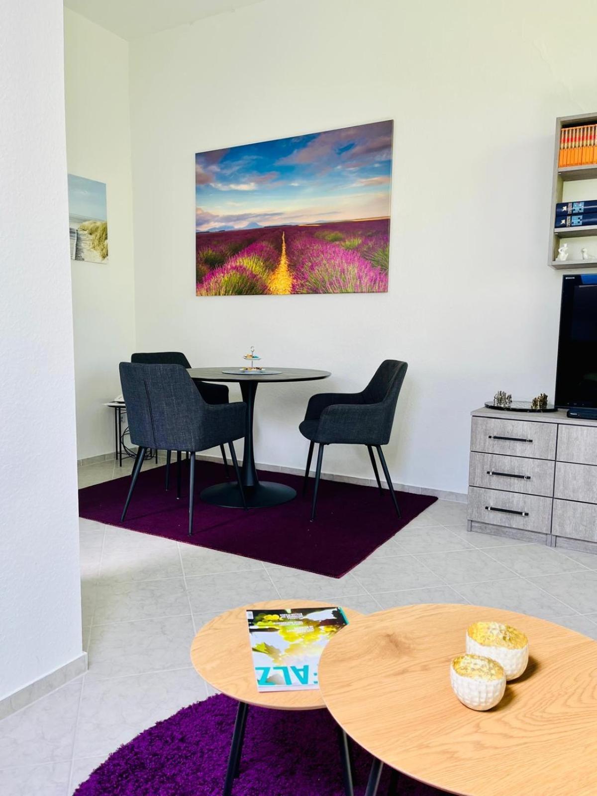 Zentrale Ferienwohnung Am Buhlschen Park In Deidesheim Exterior photo